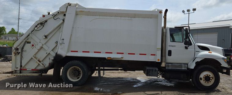 image for item EJ7525 2010 International 7400 WorkStar refuse truck