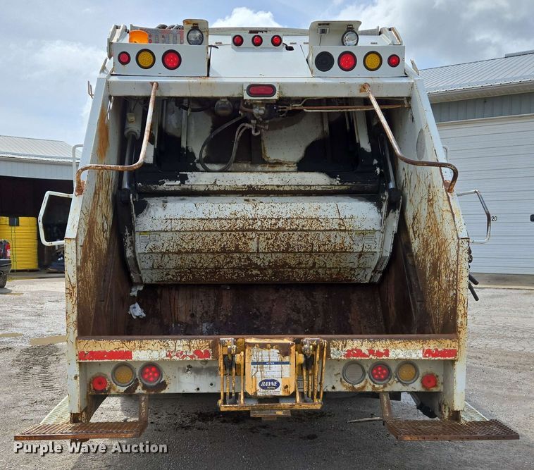 image for item EJ7525 2010 International 7400 WorkStar refuse truck