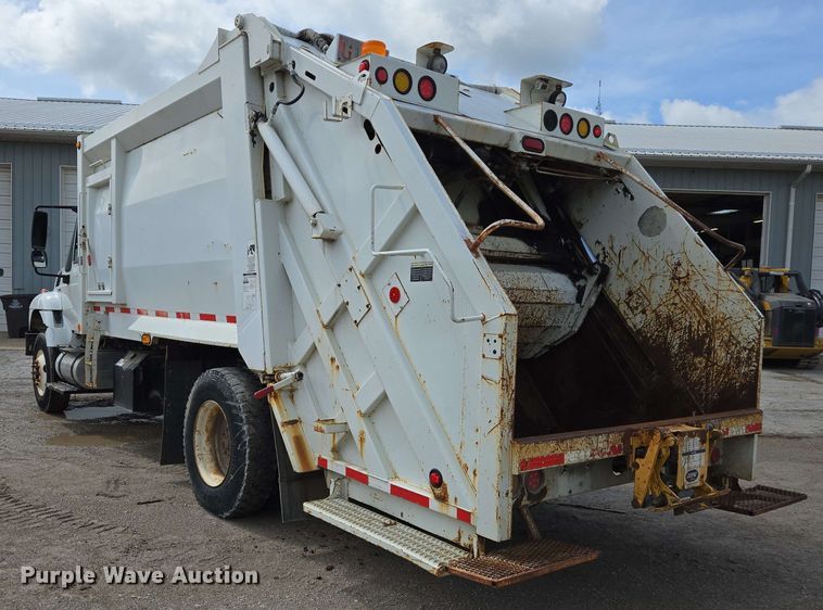 image for item EJ7525 2010 International 7400 WorkStar refuse truck