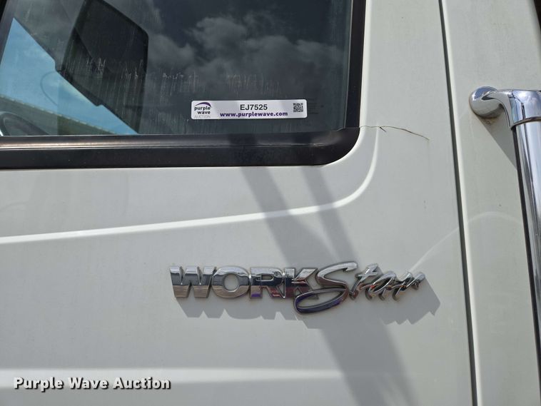 image for item EJ7525 2010 International 7400 WorkStar refuse truck