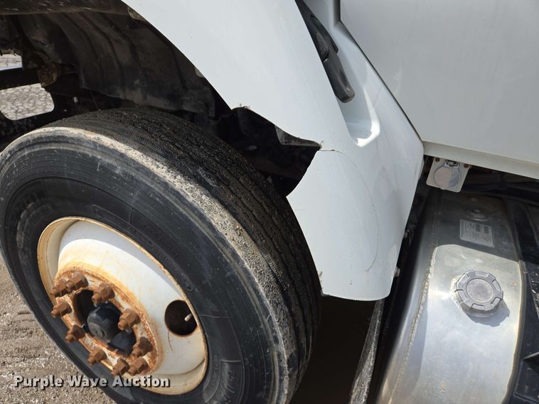 image for item EJ7525 2010 International 7400 WorkStar refuse truck