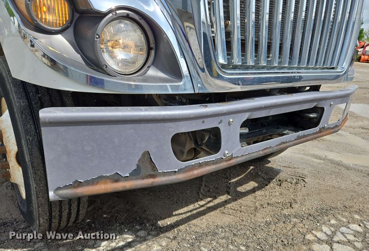 image for item EJ7525 2010 International 7400 WorkStar refuse truck