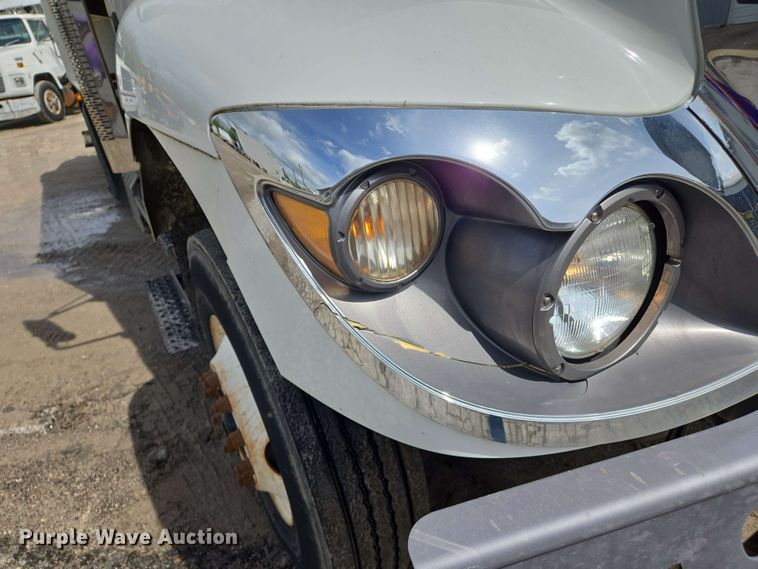 image for item EJ7525 2010 International 7400 WorkStar refuse truck