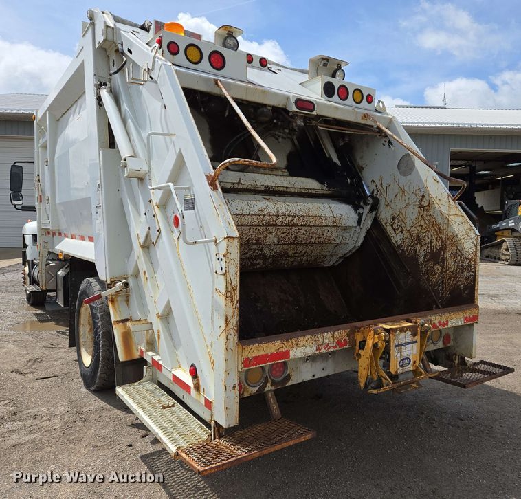 image for item EJ7525 2010 International 7400 WorkStar refuse truck