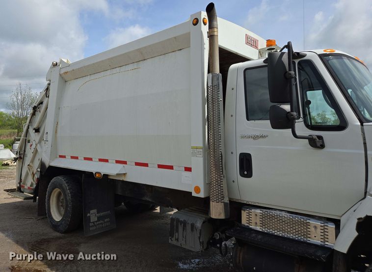 image for item EJ7525 2010 International 7400 WorkStar refuse truck
