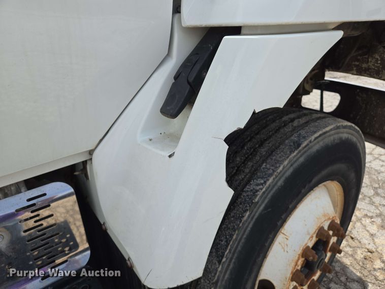 image for item EJ7525 2010 International 7400 WorkStar refuse truck