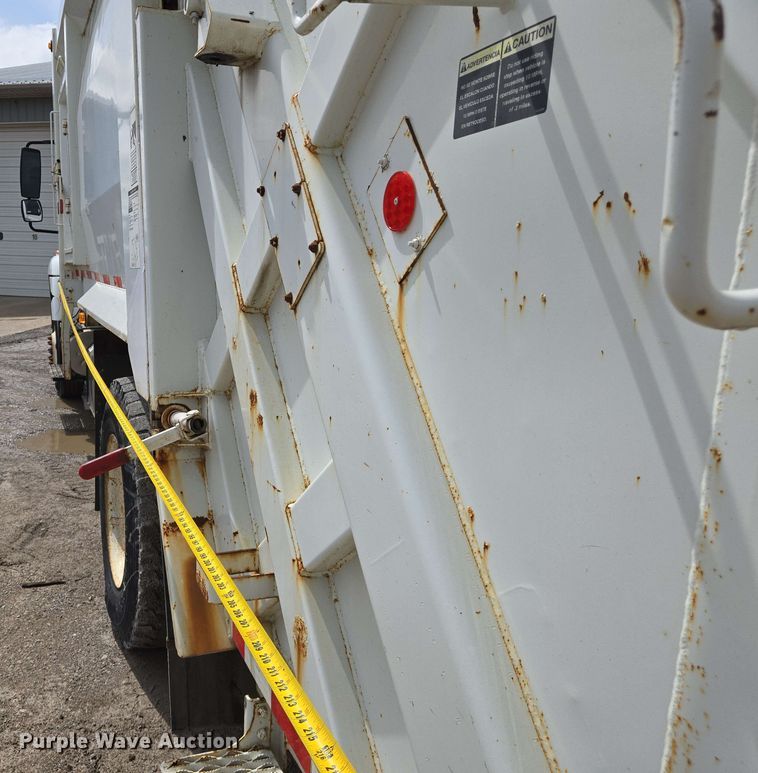 image for item EJ7525 2010 International 7400 WorkStar refuse truck