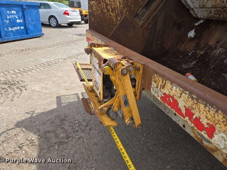 image for item EJ7525 2010 International 7400 WorkStar refuse truck