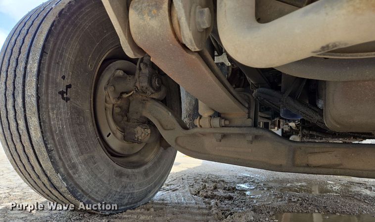 image for item EJ7525 2010 International 7400 WorkStar refuse truck