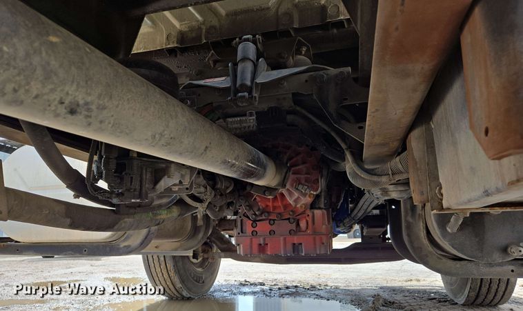 image for item EJ7525 2010 International 7400 WorkStar refuse truck