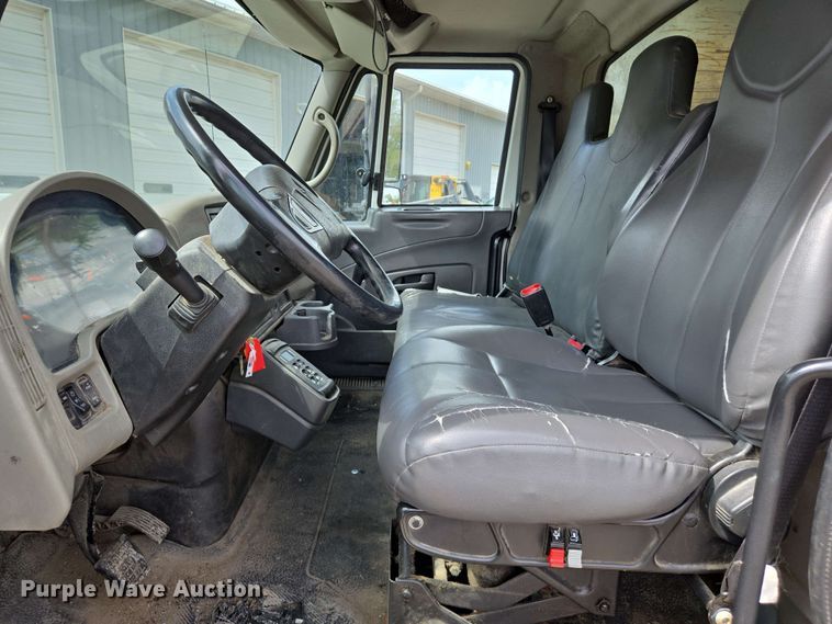 image for item EJ7525 2010 International 7400 WorkStar refuse truck