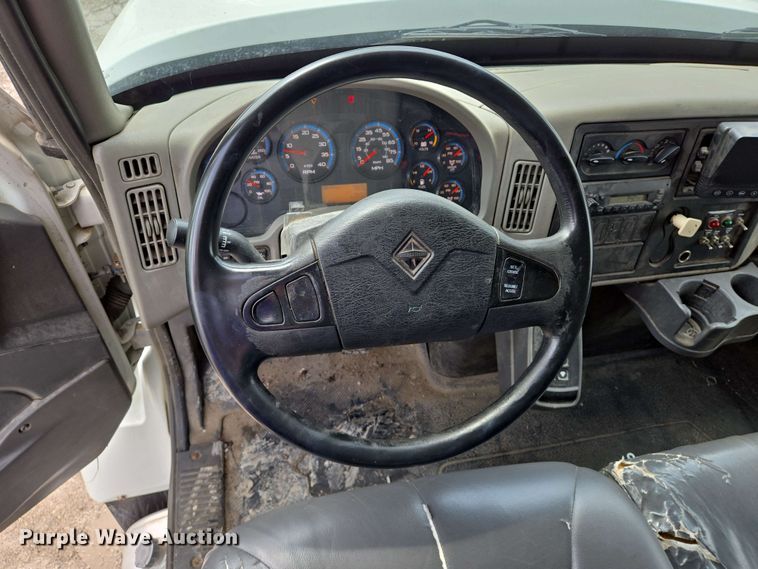 image for item EJ7525 2010 International 7400 WorkStar refuse truck