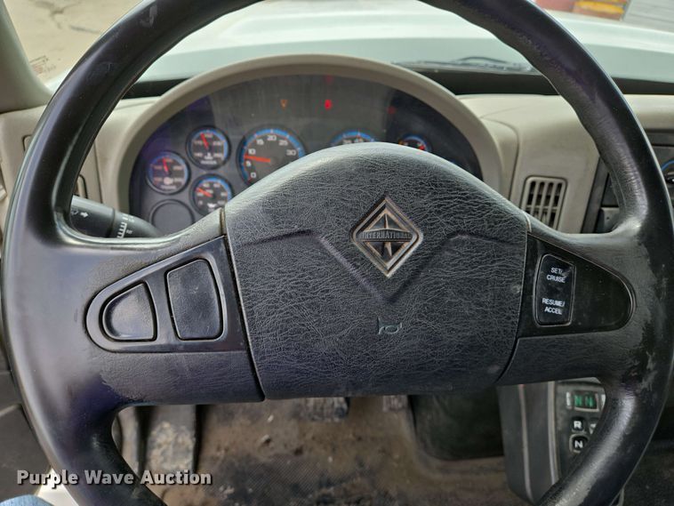 image for item EJ7525 2010 International 7400 WorkStar refuse truck