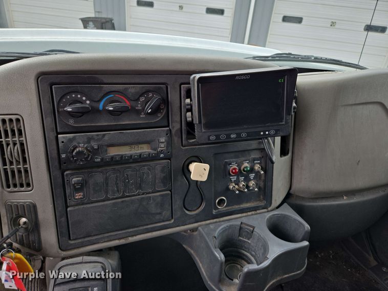 image for item EJ7525 2010 International 7400 WorkStar refuse truck