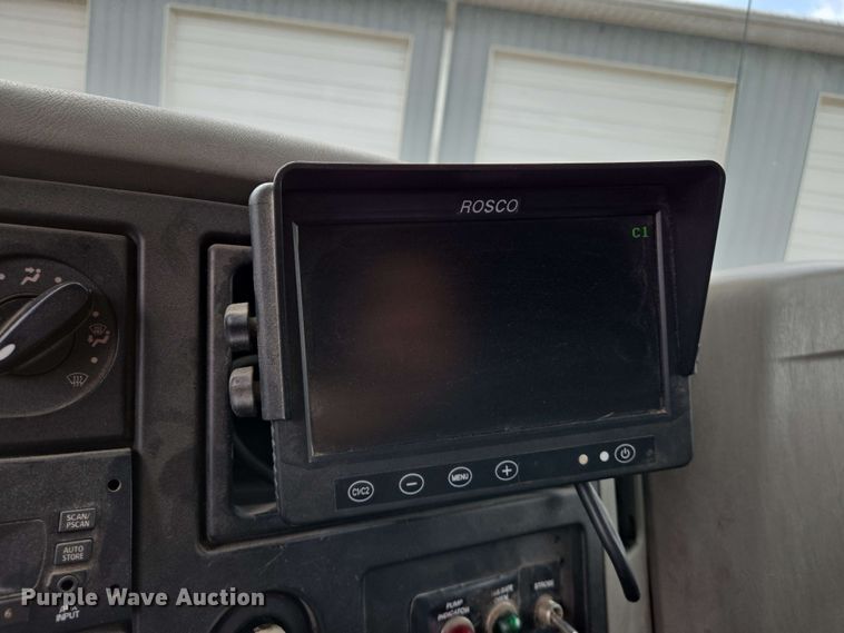 image for item EJ7525 2010 International 7400 WorkStar refuse truck