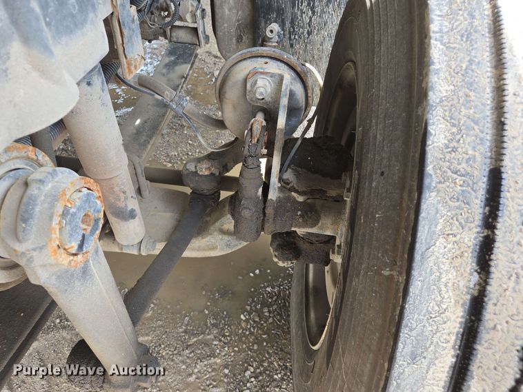 image for item EJ7525 2010 International 7400 WorkStar refuse truck