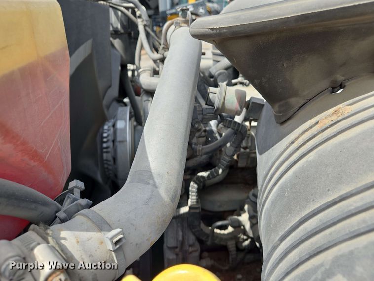 image for item EJ7525 2010 International 7400 WorkStar refuse truck