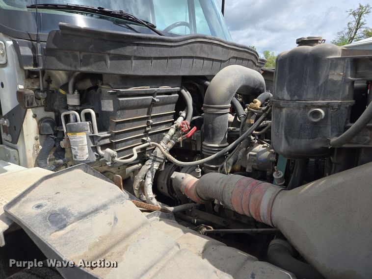 image for item EJ7525 2010 International 7400 WorkStar refuse truck