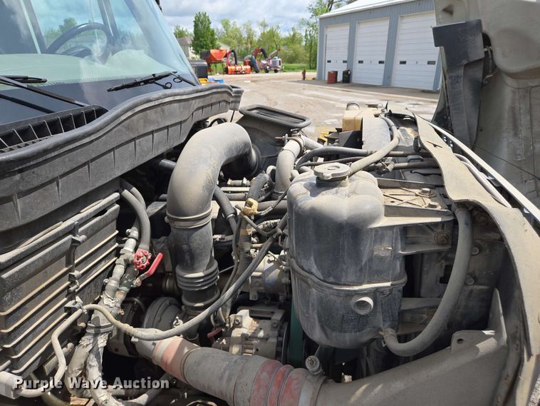 image for item EJ7525 2010 International 7400 WorkStar refuse truck