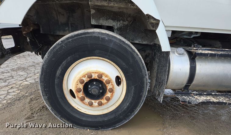 image for item EJ7525 2010 International 7400 WorkStar refuse truck