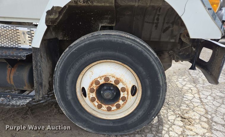 image for item EJ7525 2010 International 7400 WorkStar refuse truck