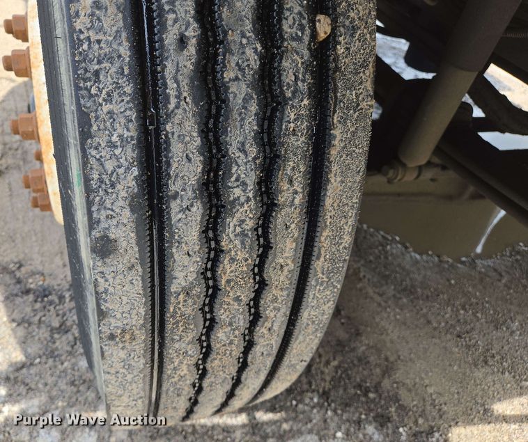 image for item EJ7525 2010 International 7400 WorkStar refuse truck