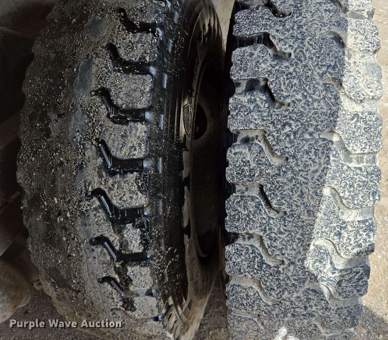 image for item EJ7525 2010 International 7400 WorkStar refuse truck