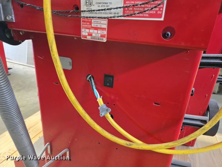image for item EJ7527 Hunter DSP9200 tire balancer