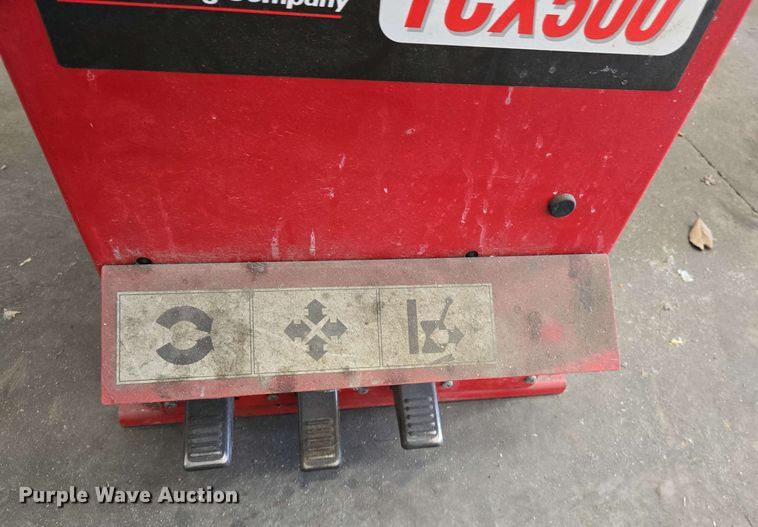 image for item EJ7528 Hunter TCX500 tire machine