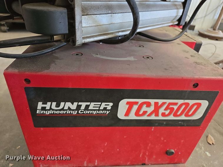 image for item EJ7528 Hunter TCX500 tire machine