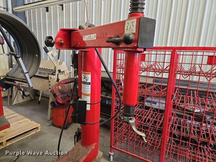 image for item EJ7528 Hunter TCX500 tire machine