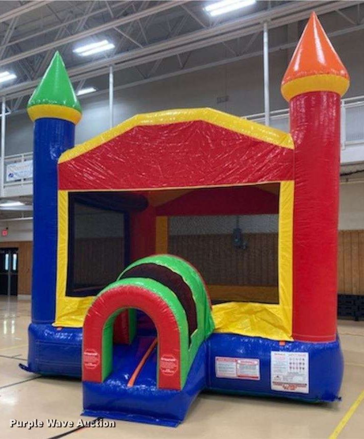image for item EJ7530 Bounce house