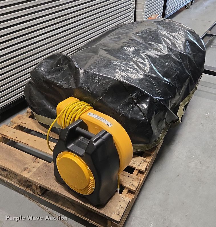 image for item EJ7530 Bounce house