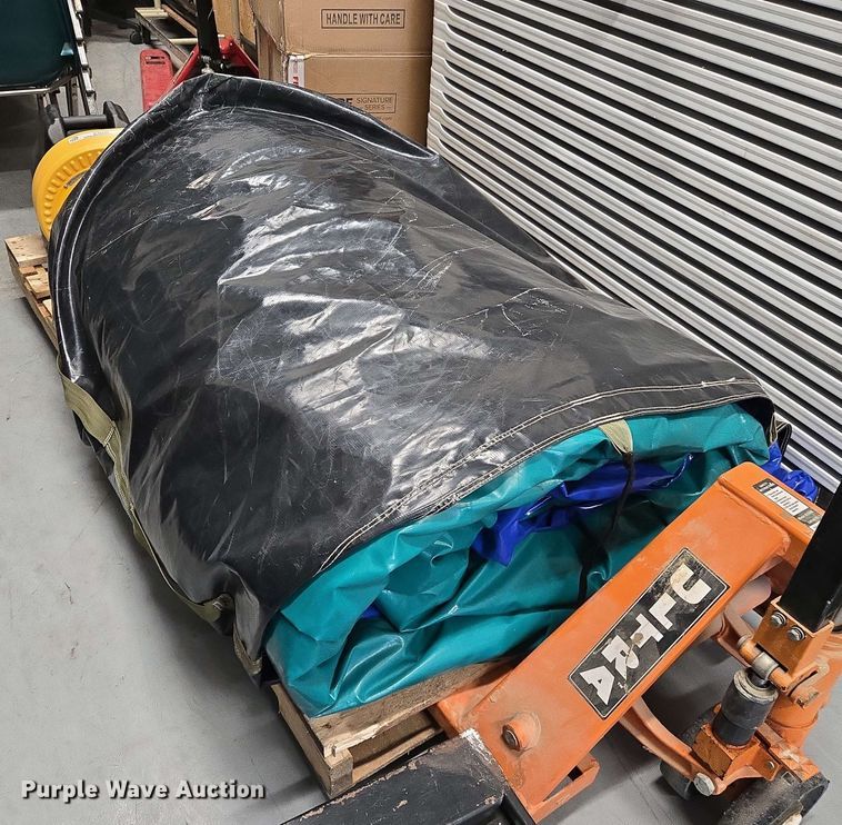 image for item EJ7530 Bounce house