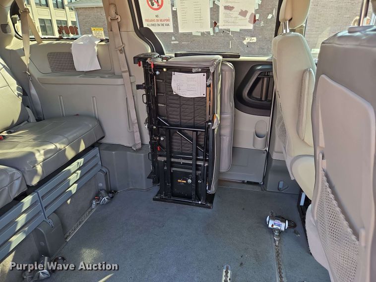 image for item EJ7531 2012 Dodge Grand Caravan handicap accessible van