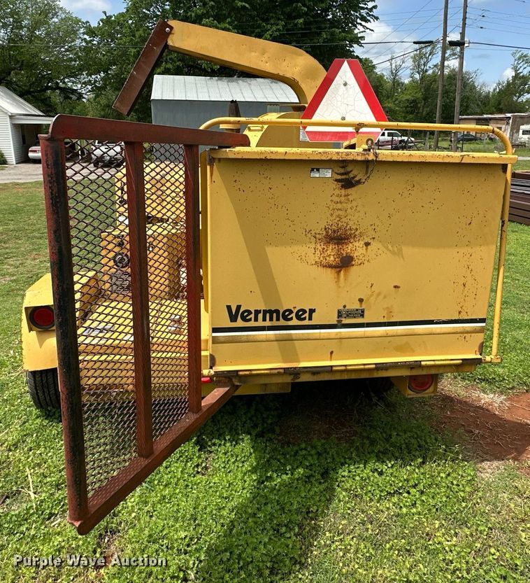 image for item EJ8697 1989 Vermeer 1250 wood chipper