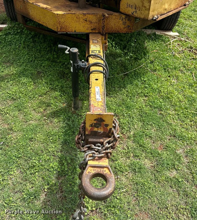 image for item EJ8697 1989 Vermeer 1250 wood chipper