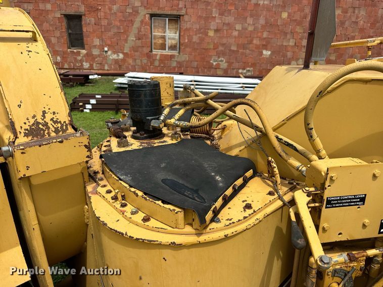 image for item EJ8697 1989 Vermeer 1250 wood chipper