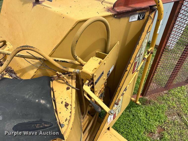 image for item EJ8697 1989 Vermeer 1250 wood chipper
