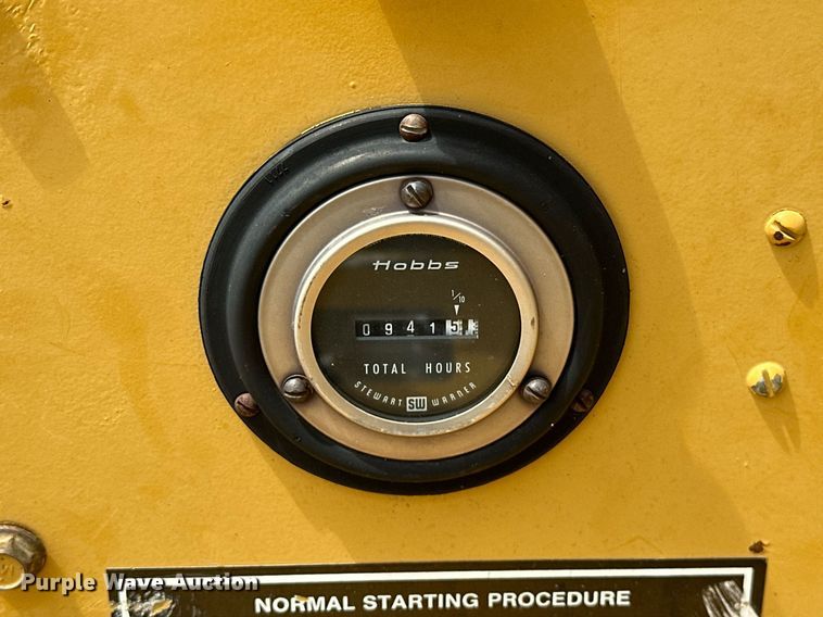 image for item EJ8697 1989 Vermeer 1250 wood chipper