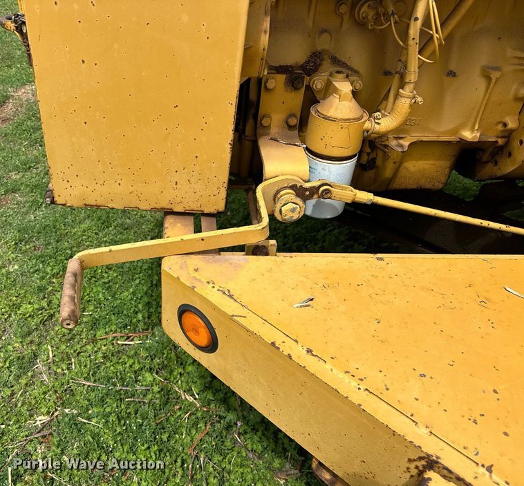 image for item EJ8697 1989 Vermeer 1250 wood chipper