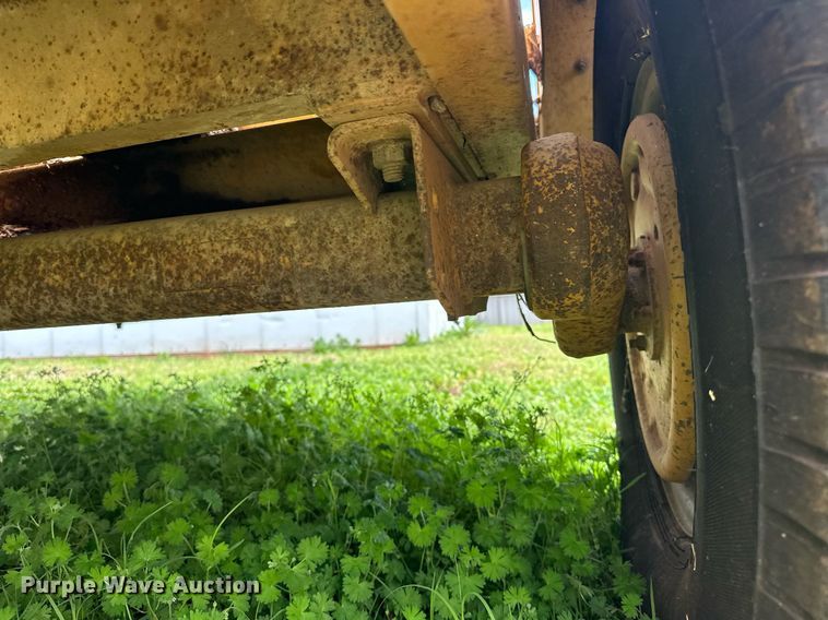 image for item EJ8697 1989 Vermeer 1250 wood chipper