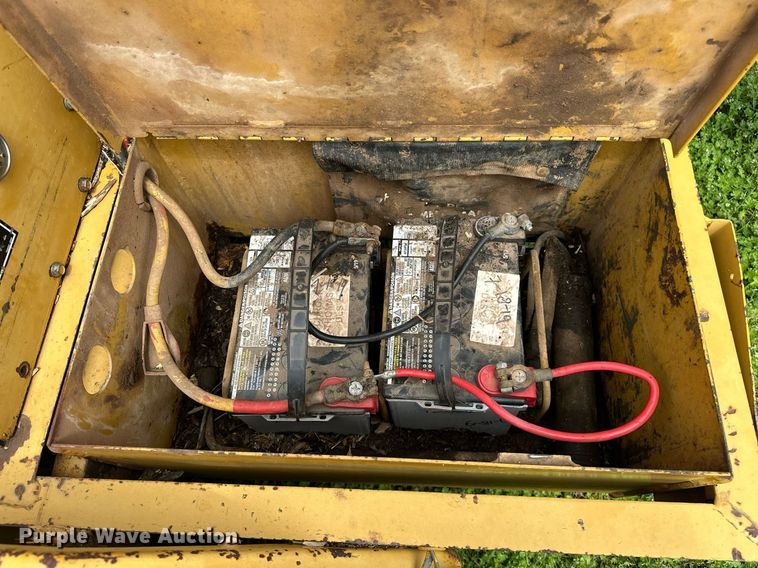 image for item EJ8697 1989 Vermeer 1250 wood chipper