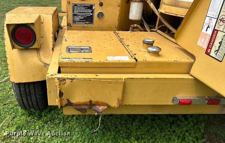 image for item EJ8697 1989 Vermeer 1250 wood chipper