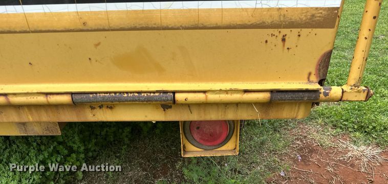 image for item EJ8697 1989 Vermeer 1250 wood chipper