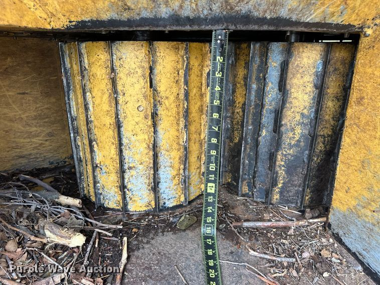 image for item EJ8697 1989 Vermeer 1250 wood chipper