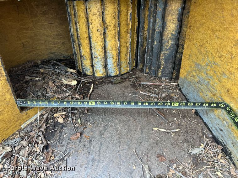 image for item EJ8697 1989 Vermeer 1250 wood chipper