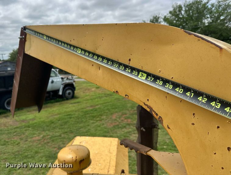 image for item EJ8697 1989 Vermeer 1250 wood chipper