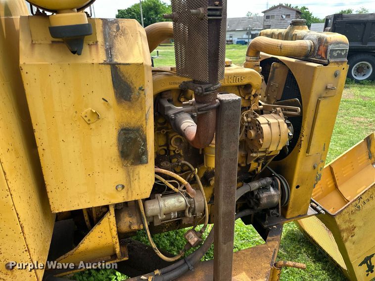 image for item EJ8697 1989 Vermeer 1250 wood chipper