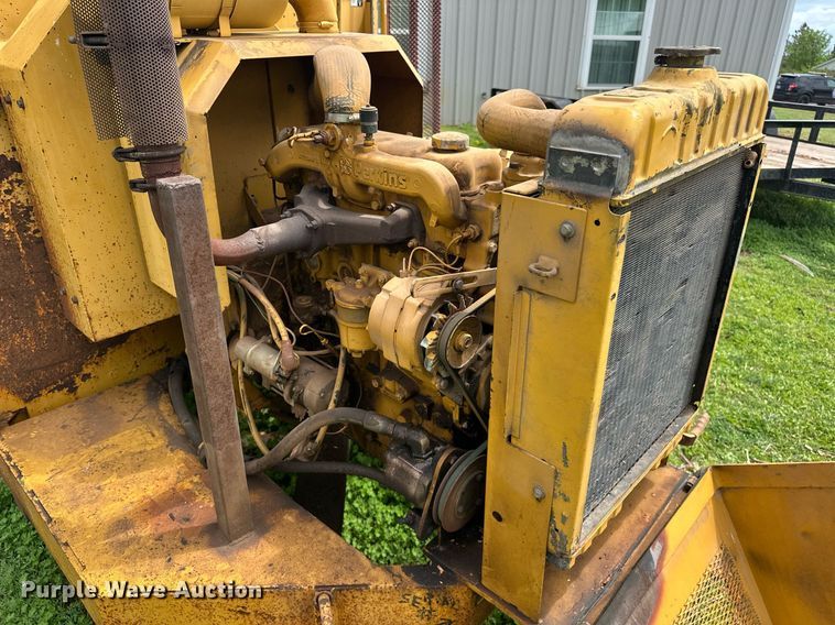 image for item EJ8697 1989 Vermeer 1250 wood chipper